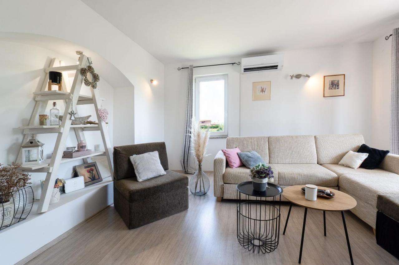 Apartman 6 + 2 Barban 外观 照片